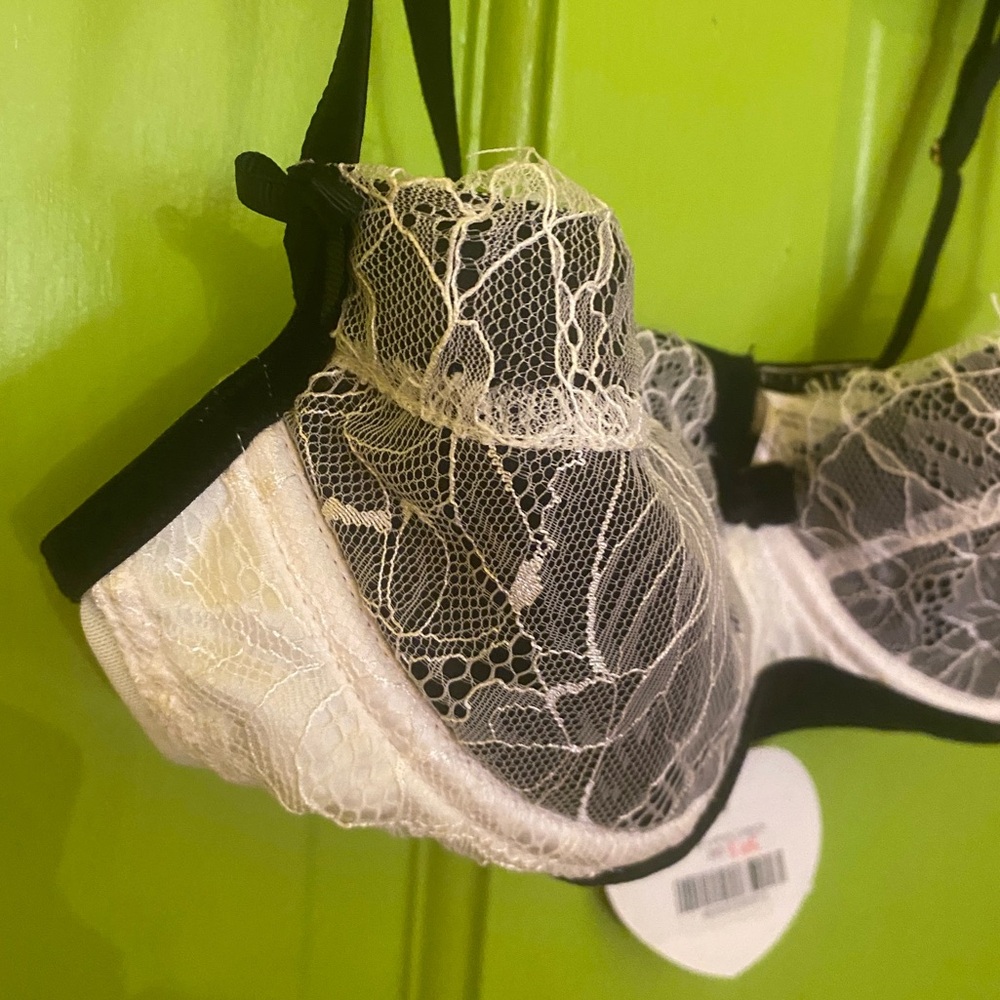 Mimi Holliday Piece De Resistance
Padded Bra White - Picture 7 of 10